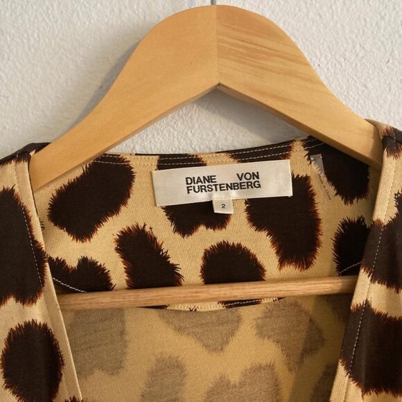 Diane von Furstenburg DVF Giraffe Print Silk Wrap Dress Size 2 - Picture 3 of 5